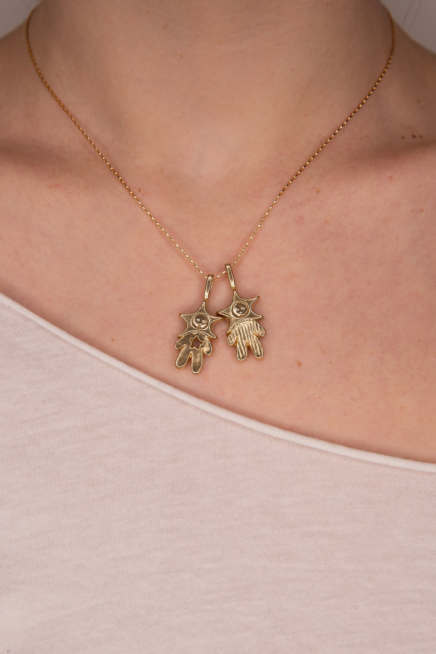 GOLD TONE STAR BABY NECKLACE SET