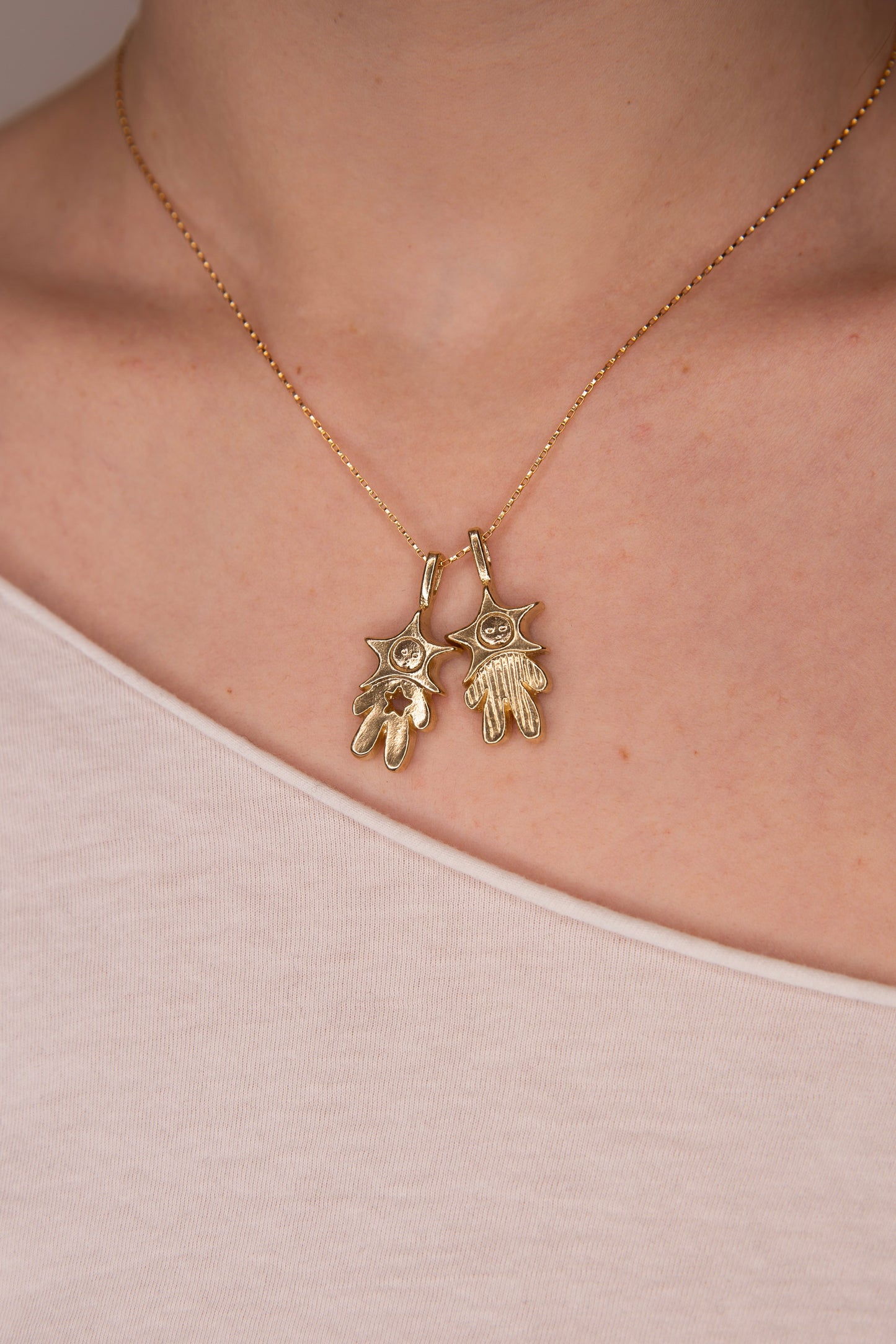 GOLD TONE STAR BABY NECKLACE SET
